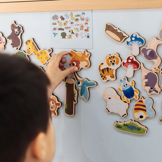 Animal magnetic wall board by Eduplay – builds language and memory recall skills