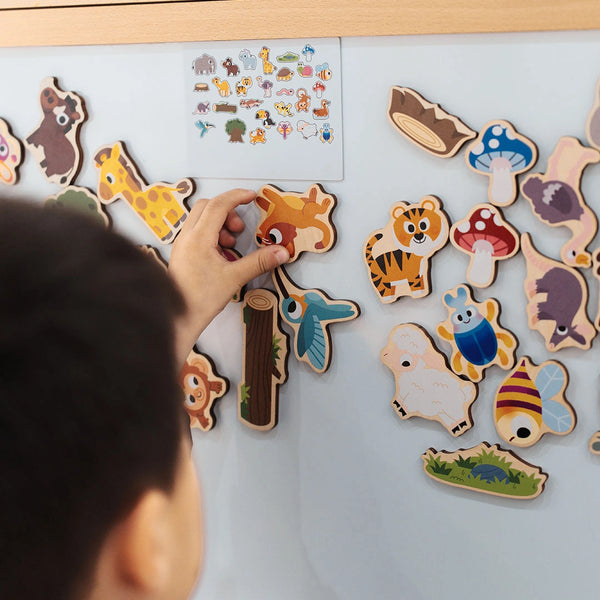 Animal magnetic wall board by Eduplay – builds language and memory recall skills