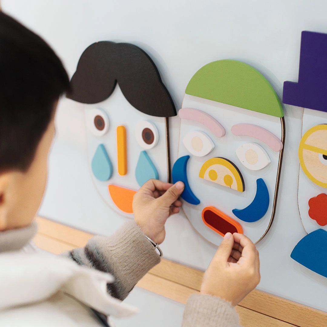 Expression Game magnetic board by Eduplay – builds language communication and social-emotional skills