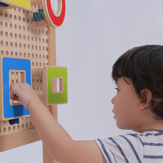 Bean Bag Toss wall game by Eduplay – builds hand-eye coordination and fine motor skills