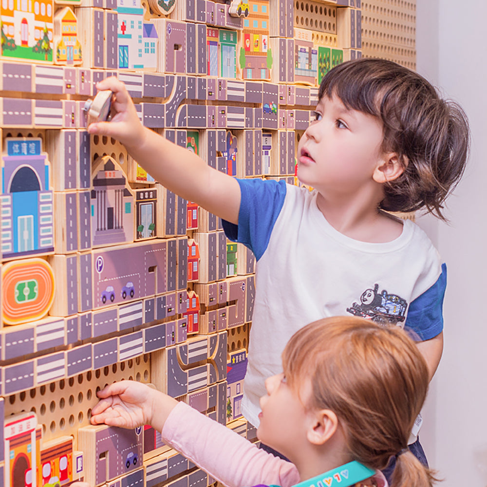 City Slide wall panel by Eduplay – builds creative thinking and language skills