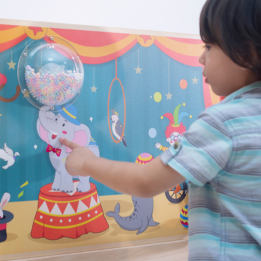 Circus wall panel by Eduplay – builds language skills and problem solving